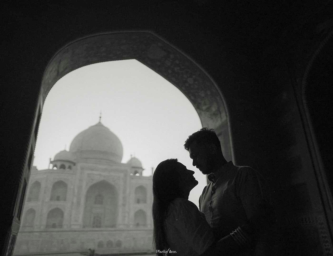 Pre-wedding photograph f131d9154295517.633f367453ad4